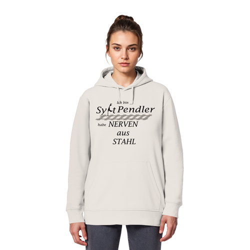 Der Sylt-Pendler ~ Basic Hoodie (vorne)